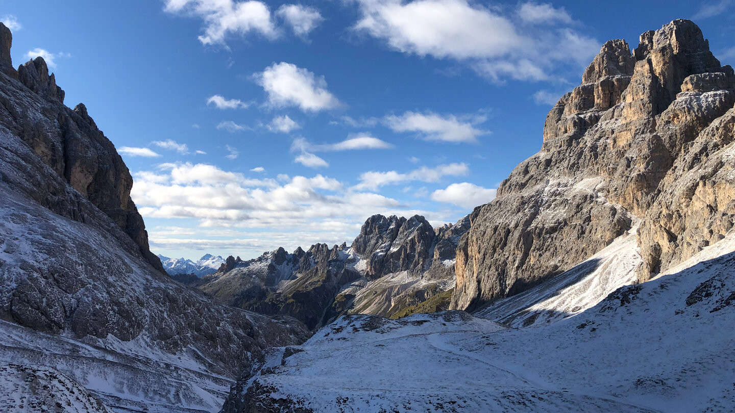 das Vajolettal noch im Schatten der frühen Morgensonne Vajolettal noch im Schatten