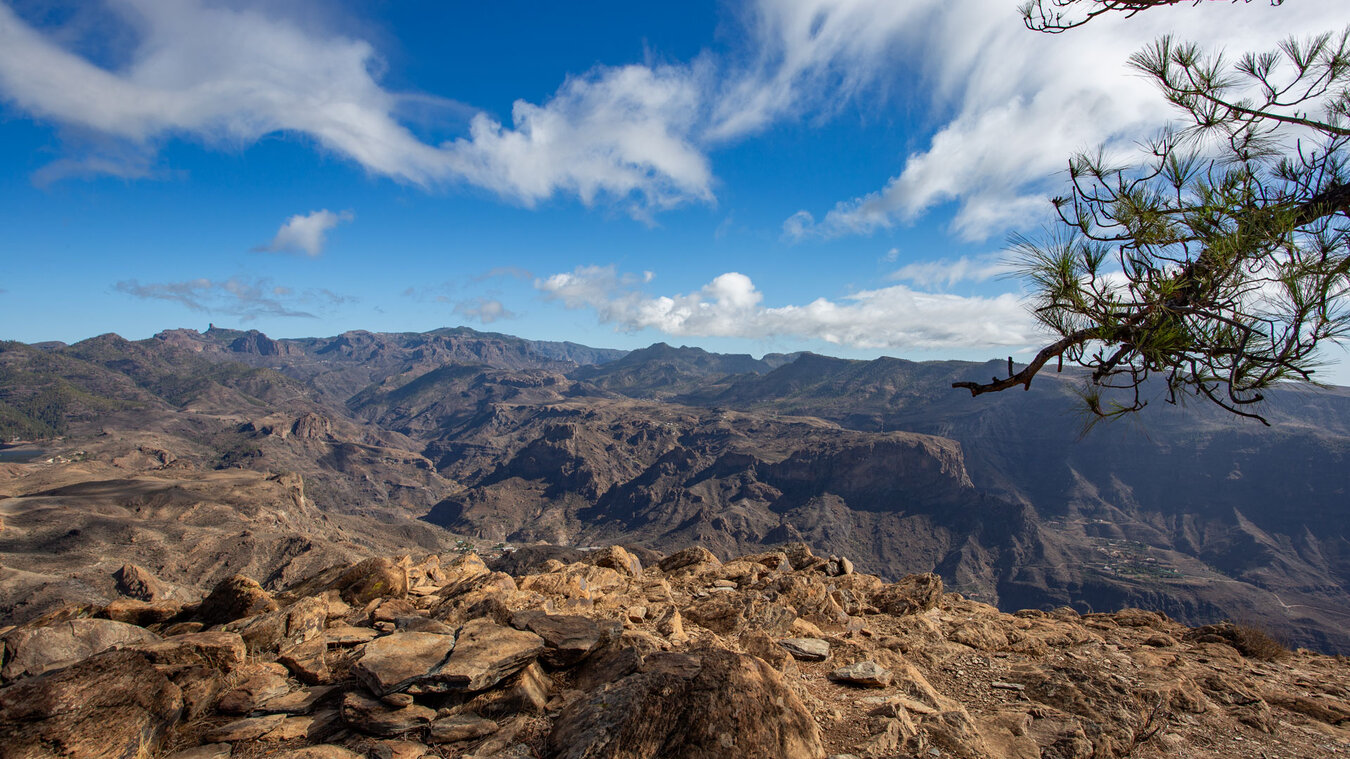 die zerklüftete Bergwelt Gran Canarias vom Monumento Natural de Tauro | © Sunhikes