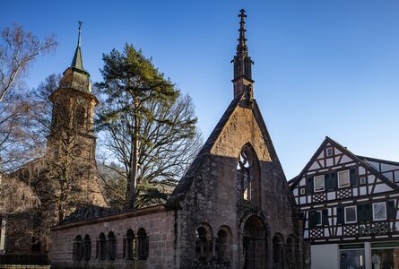 die Klosterruine Bad Herrenalb im historischen Stadtkern | © Sunhikes