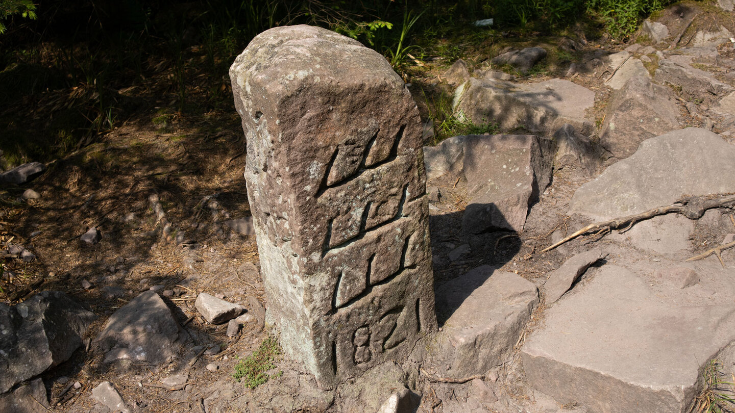 württembergischer Genzstein aus dem Jahr 1821 | © Sunhikes