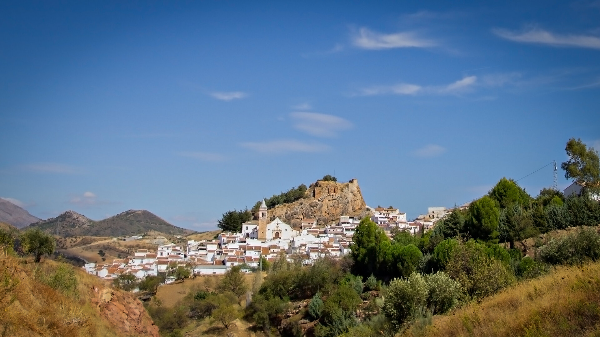 Ardales- weißes Dorf in Andalusen | © Sunhikes