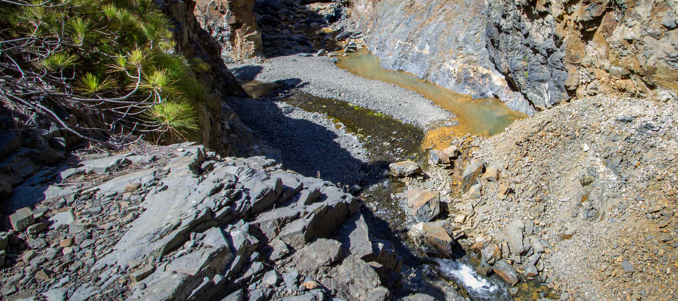 Zusammenfluß der Gebirgsbäche Rio Almendro Amargo und Rio Rivanceras | © SUNHIKES