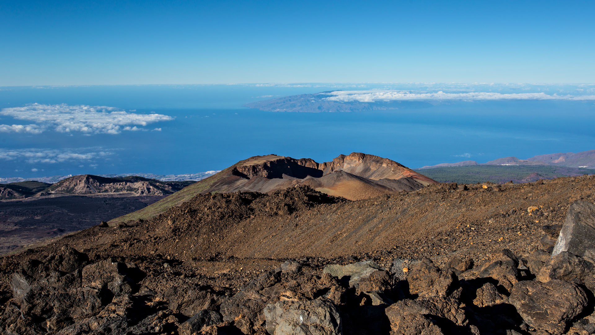 der Krater des Pico Viejo vom Aussichtspunkt | © SUNHIKES der Krater des Pico Viejo vom Aussichtspunkt | © SUNHIKES