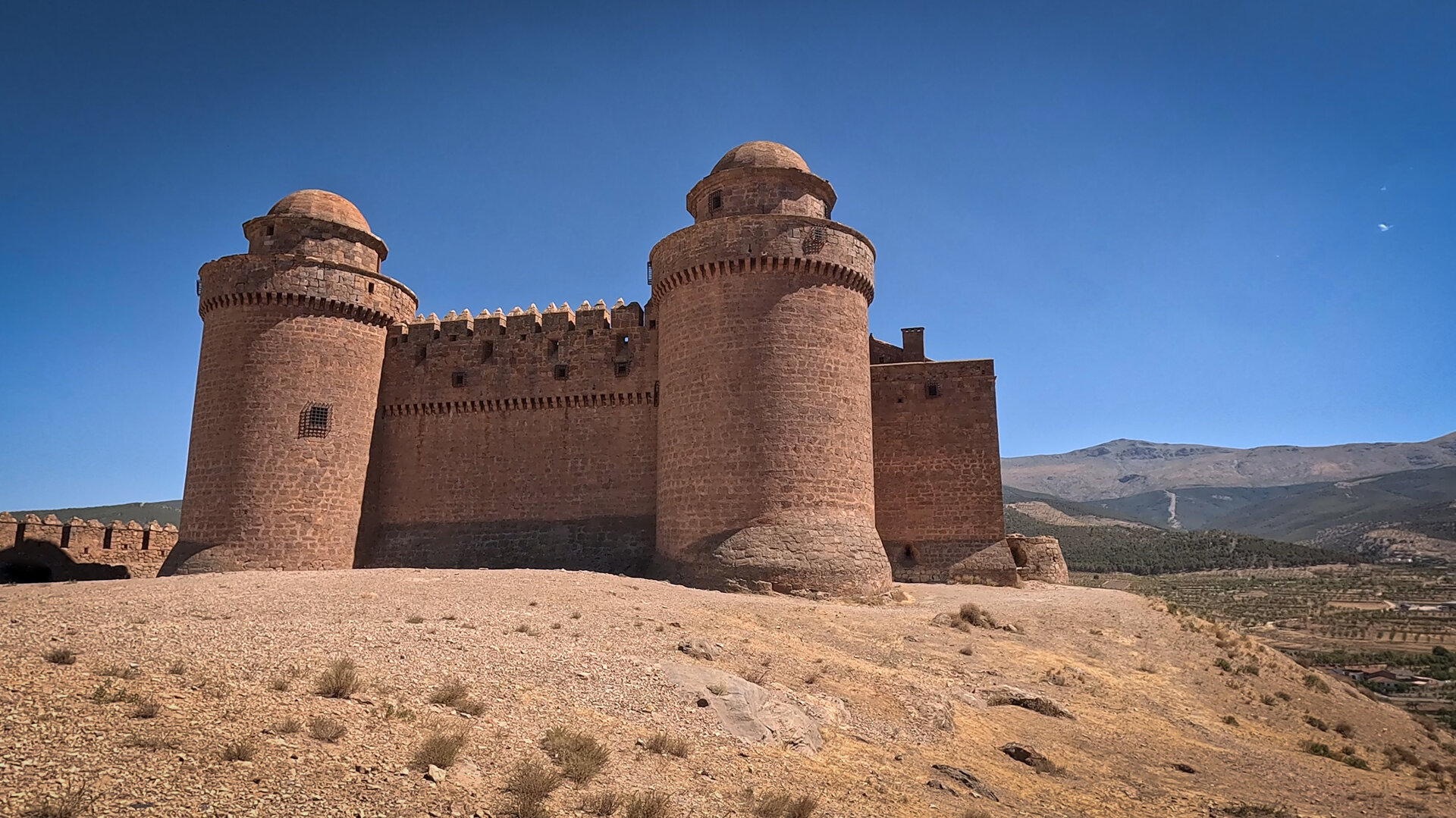 Burganlage Castillo de La Calahorra in der Sierra Nevada | © Sunhikes