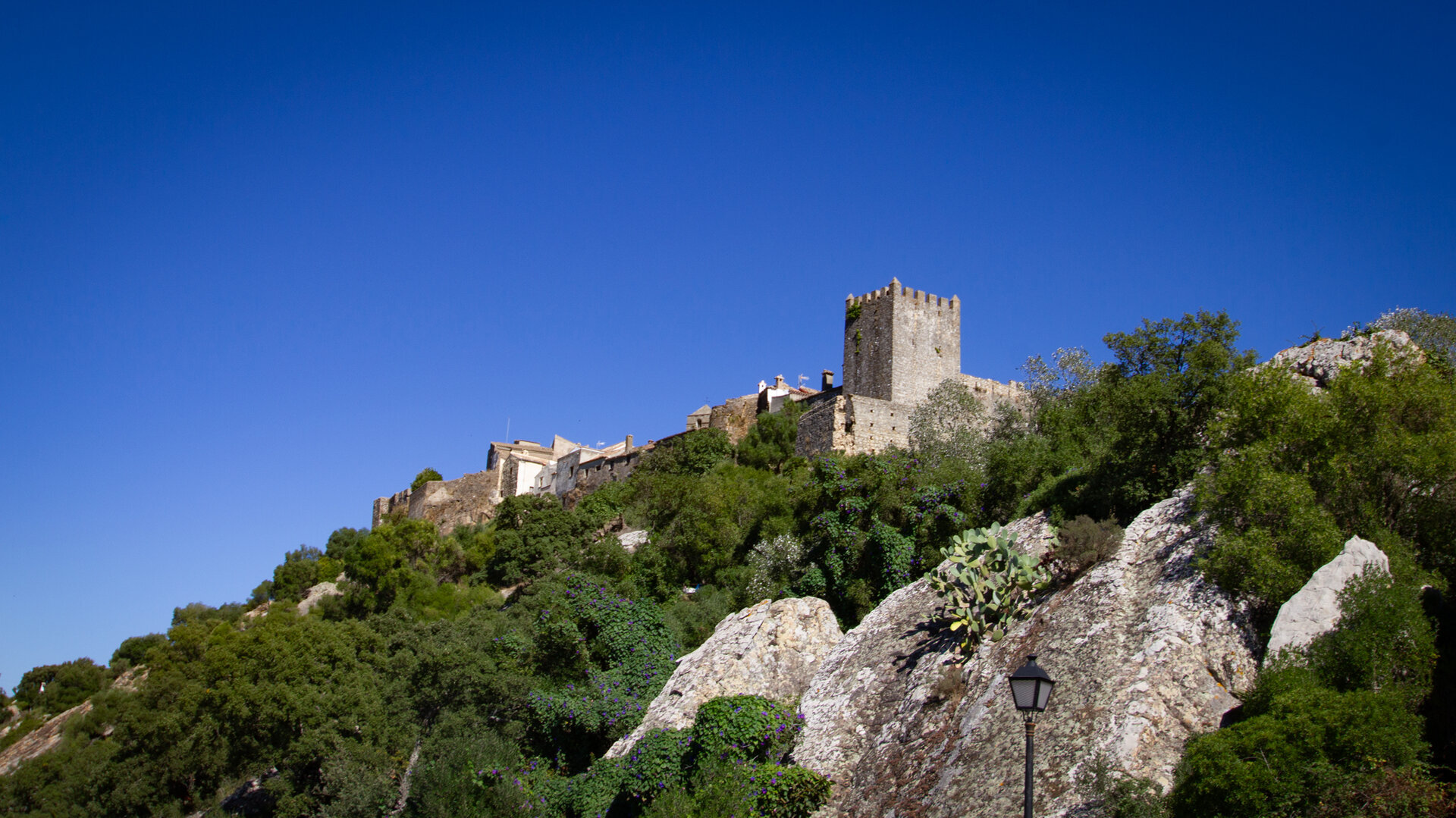 die Burg von Castellar de la Frontera in Andalusien | © Sunhikes