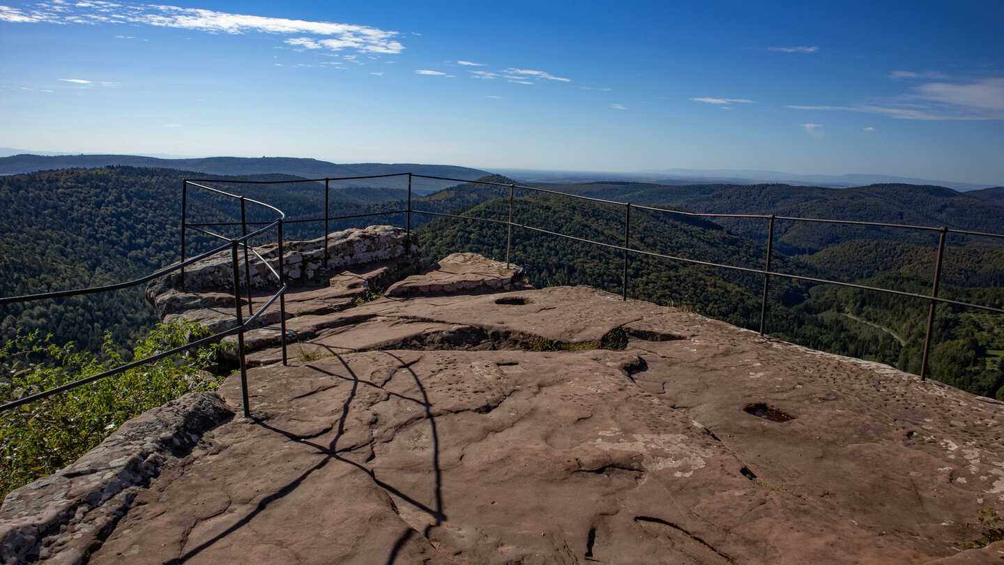 Felsplateau an der Ruine Loewenstein | © Sunhikes