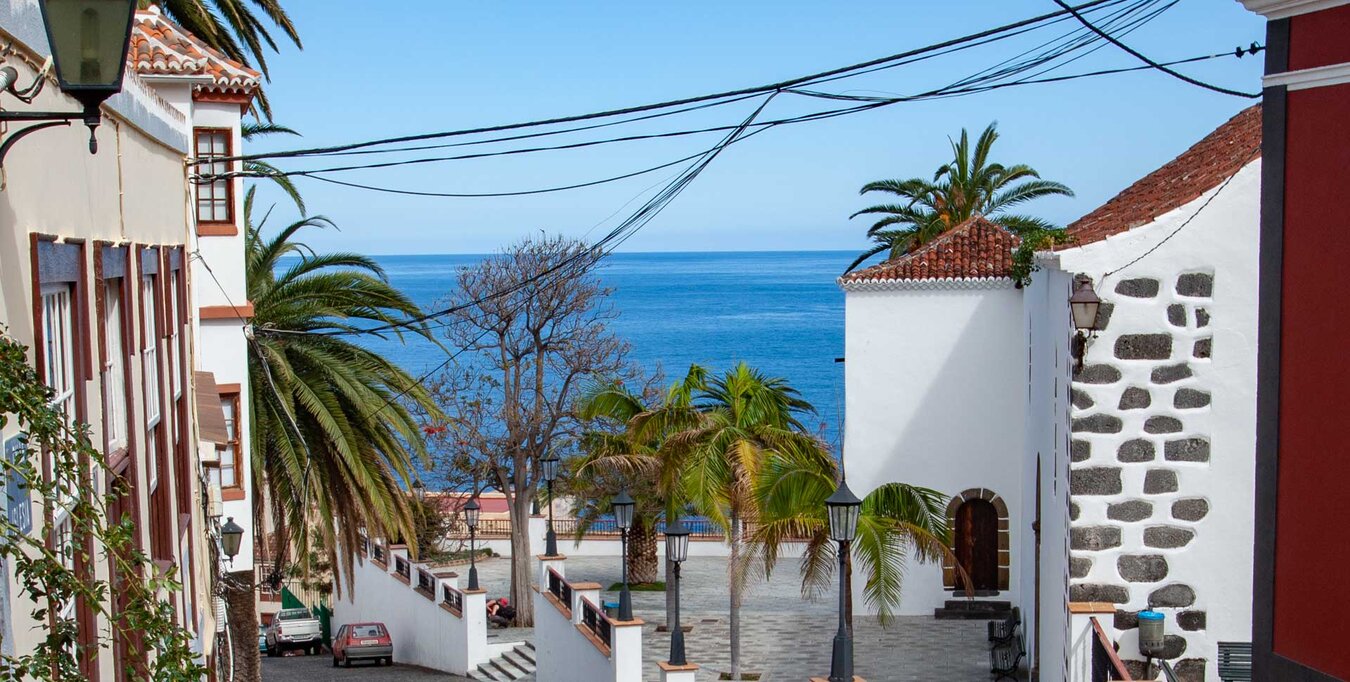 malerische Gasse in San Andres mit Blick auf den Atlantik | © Sunhikes