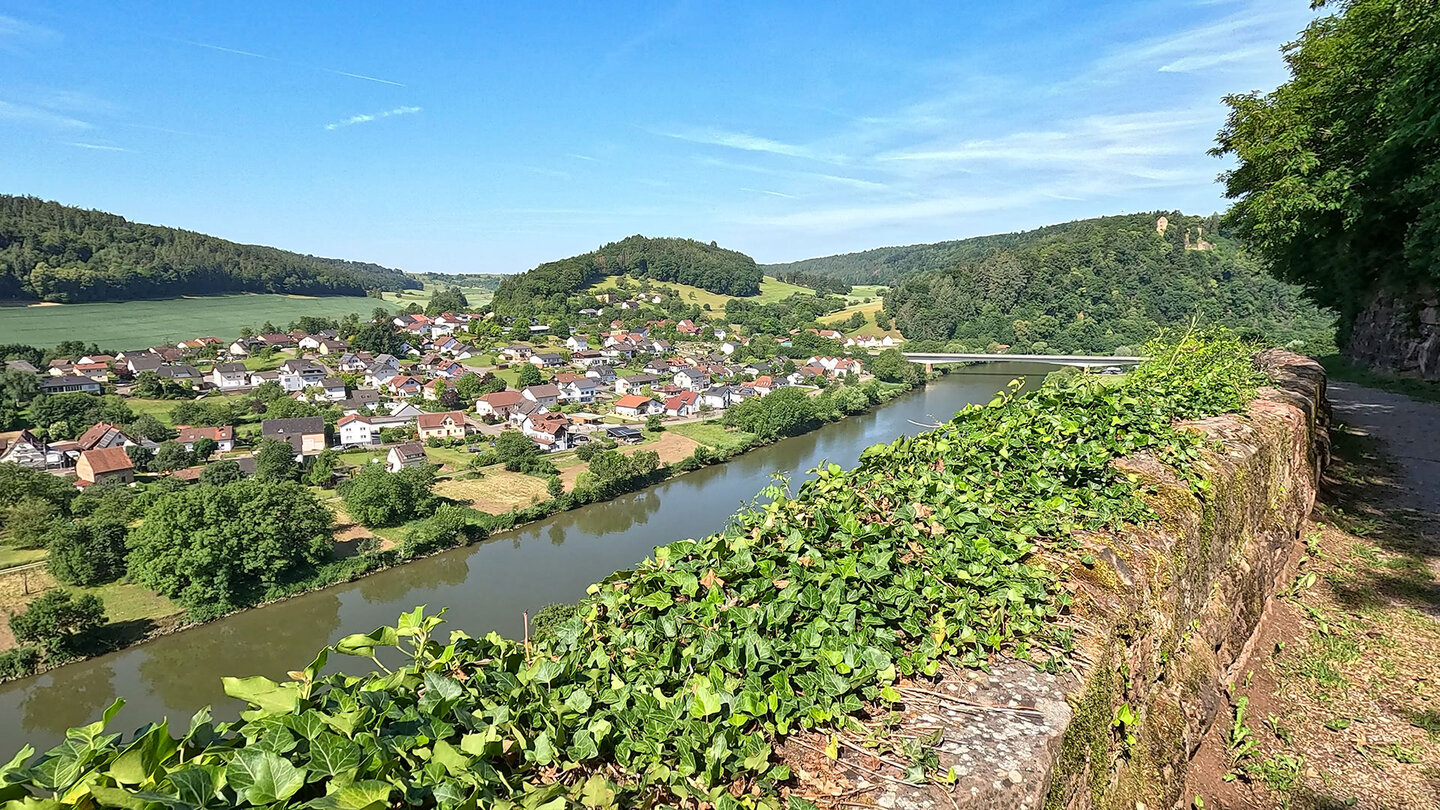 Ausblick über das Neckartal bei Guttenbach | © Sunhikes das Neckartal bei Guttenbach | © Sunhikes