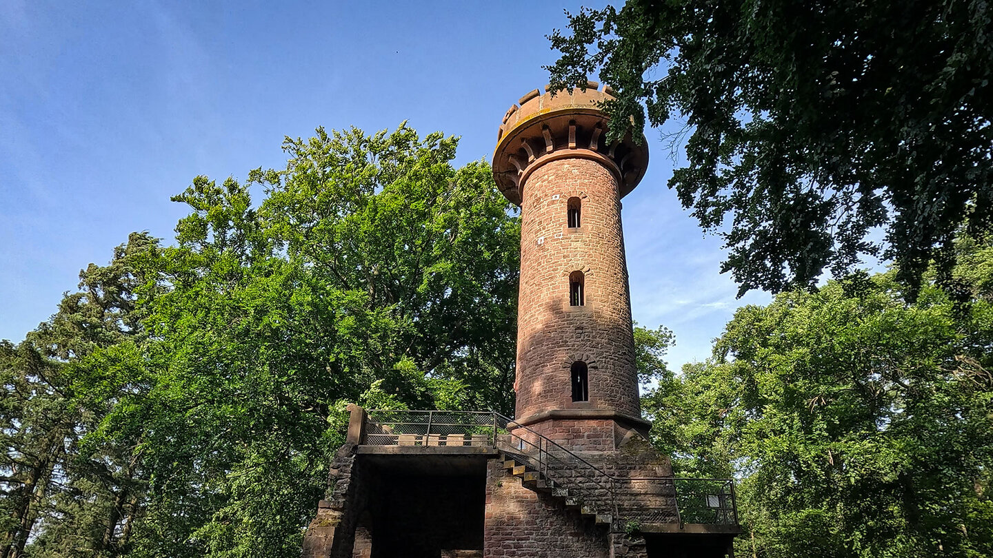 der Heiligenbergturm bietet Ausblicke aufs Neckartal mit dem Heidelberger Schloss und dem Königsstuhl | © Sunhikes der Heiligenbergturm bietet Ausblicke aufs Neckartal | © Sunhikes
