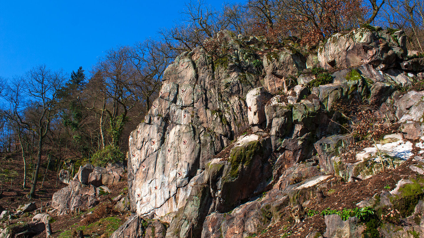 Felsen entlang der Wanderwege im Neckartal | © Sunhikes Felsen entlang der Wanderwege im Neckartal | © Sunhikes