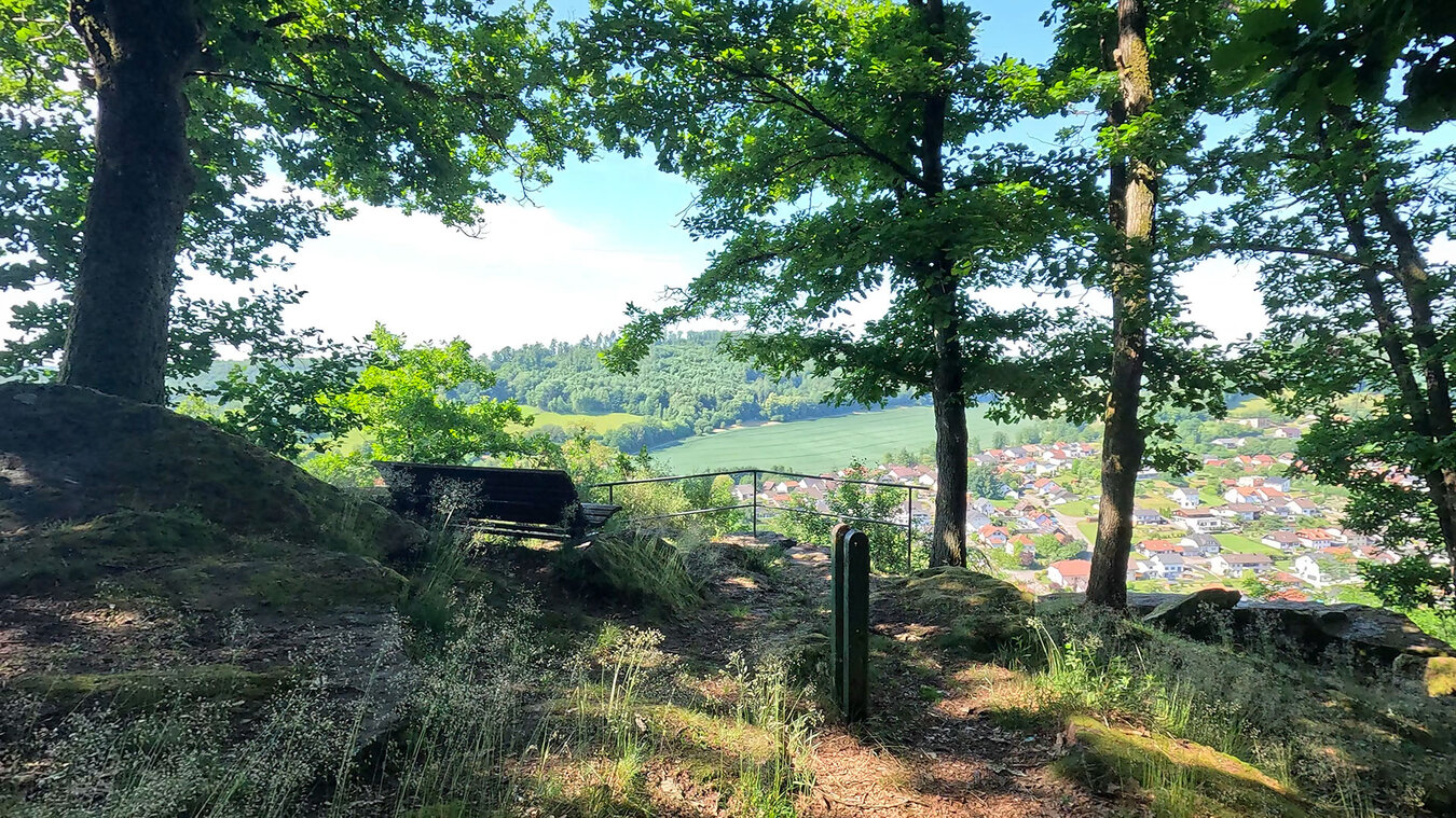 Ausblick vom Gickelfelsen über das Neckartal | © Sunhikes Ausblick vom Gickelfelsen über das Neckartal | © Sunhikes