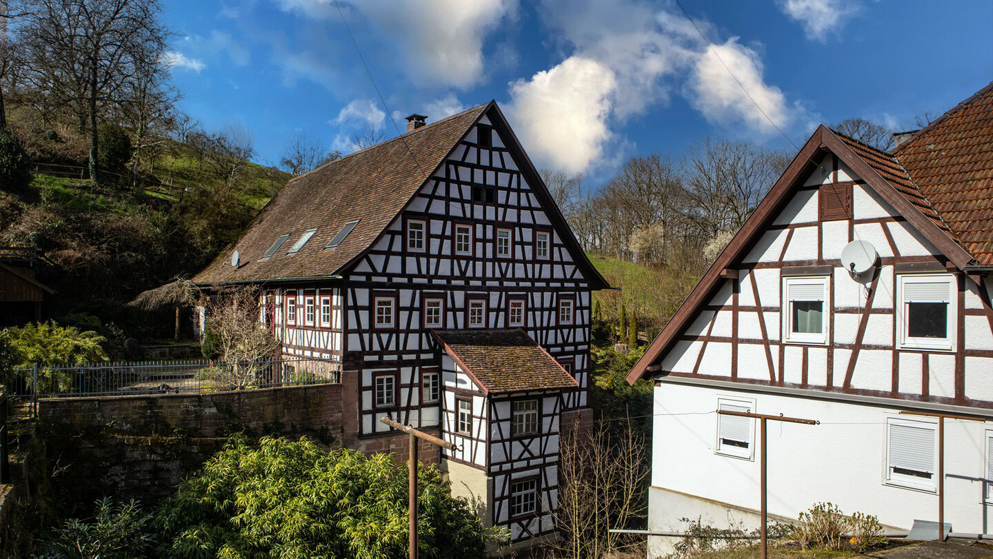 Fachwerkhäuser in Loffenau | © Sunhikes