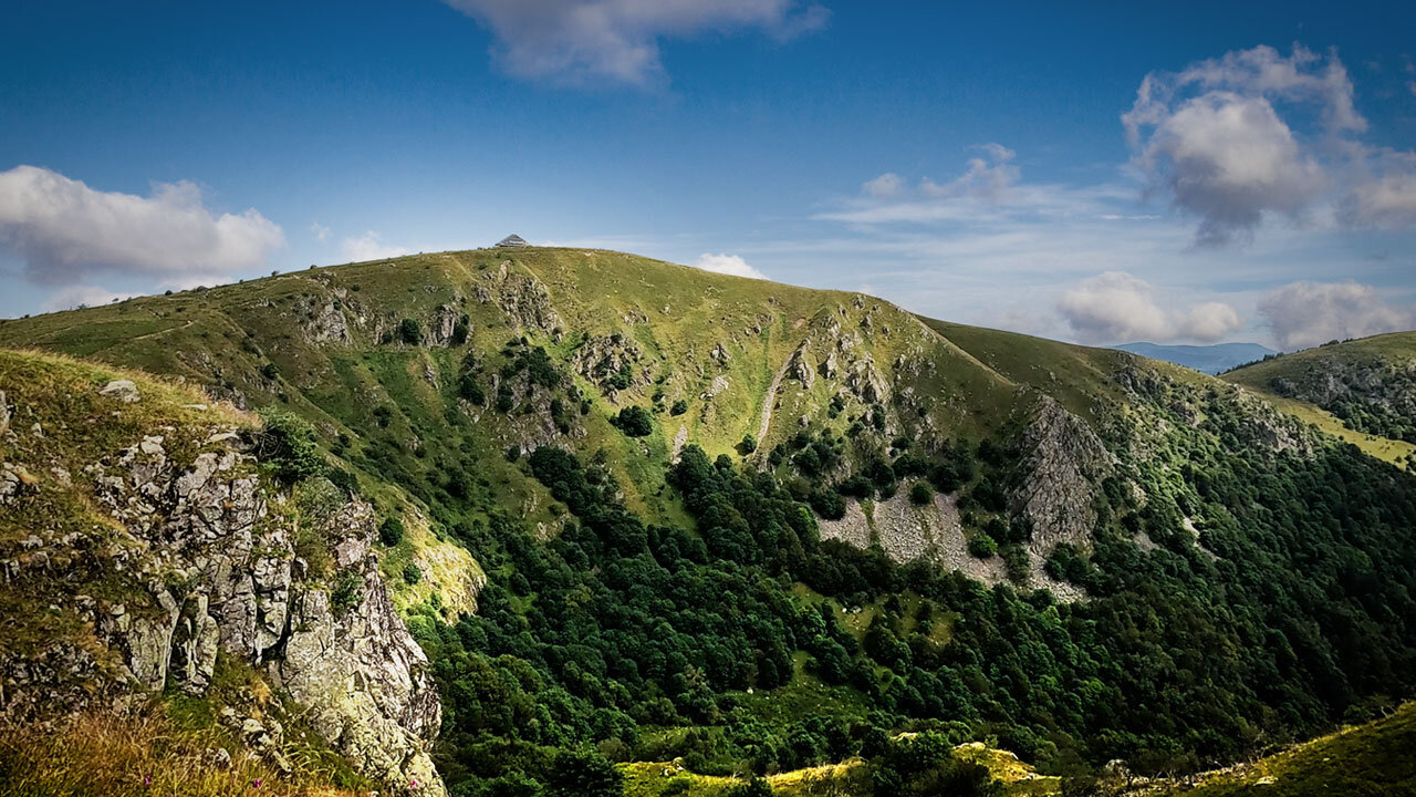 Le Hohneck – Panorama über Vogesen und Alpen | © Sunhikes