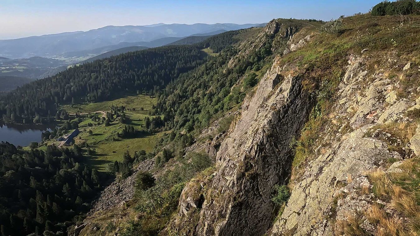 Panorama vom Taubenklangfelsen über die Hochvogesen  | © Sunhikes
