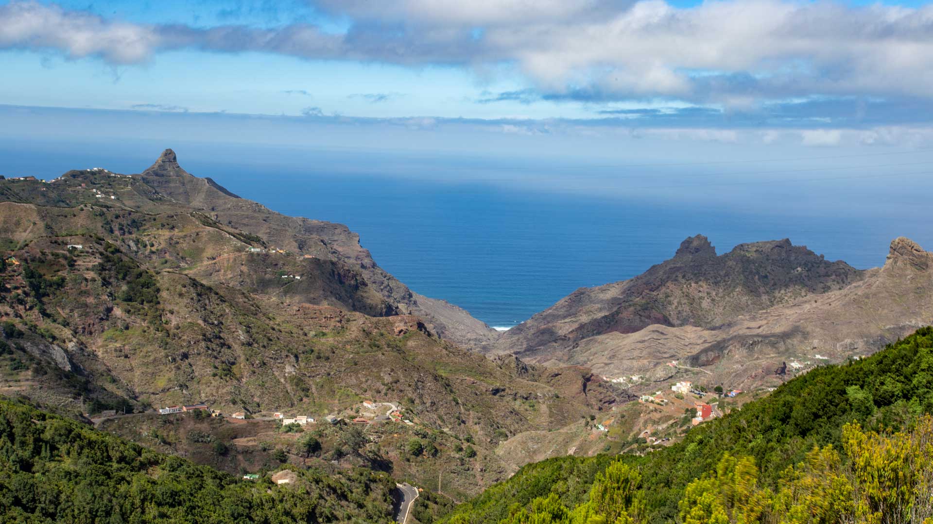 Ausblick über den Barranco de Afur zur Playa de Tamadite | © Sunhikes Ausblick über den Barranco de Afur zur Playa de Tamadite | © Sunhikes
