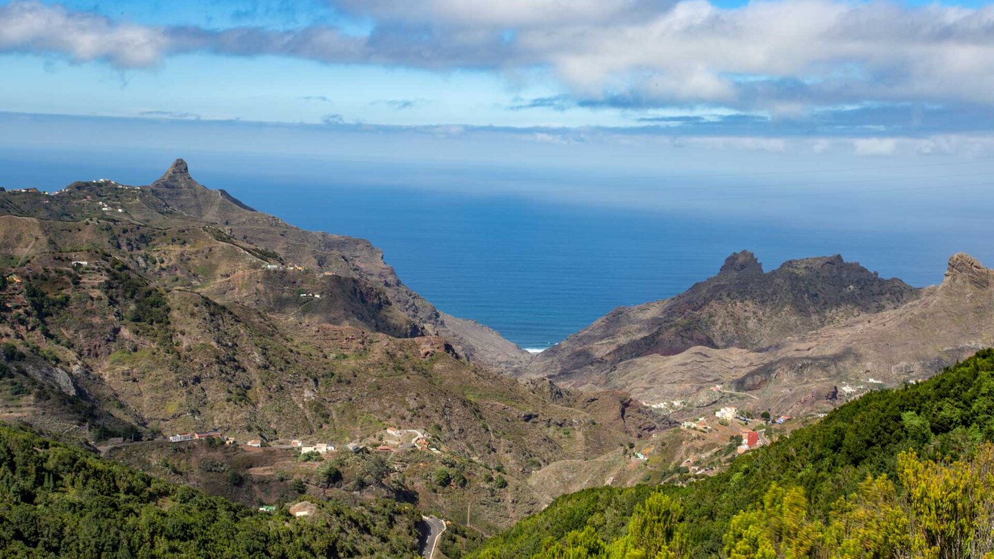 Ausblick über den Barranco de Afur zur Playa de Tamadite | © Sunhikes