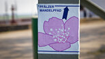Wegmarkierung Pfälzer Mandelpfad | © Sunhikes