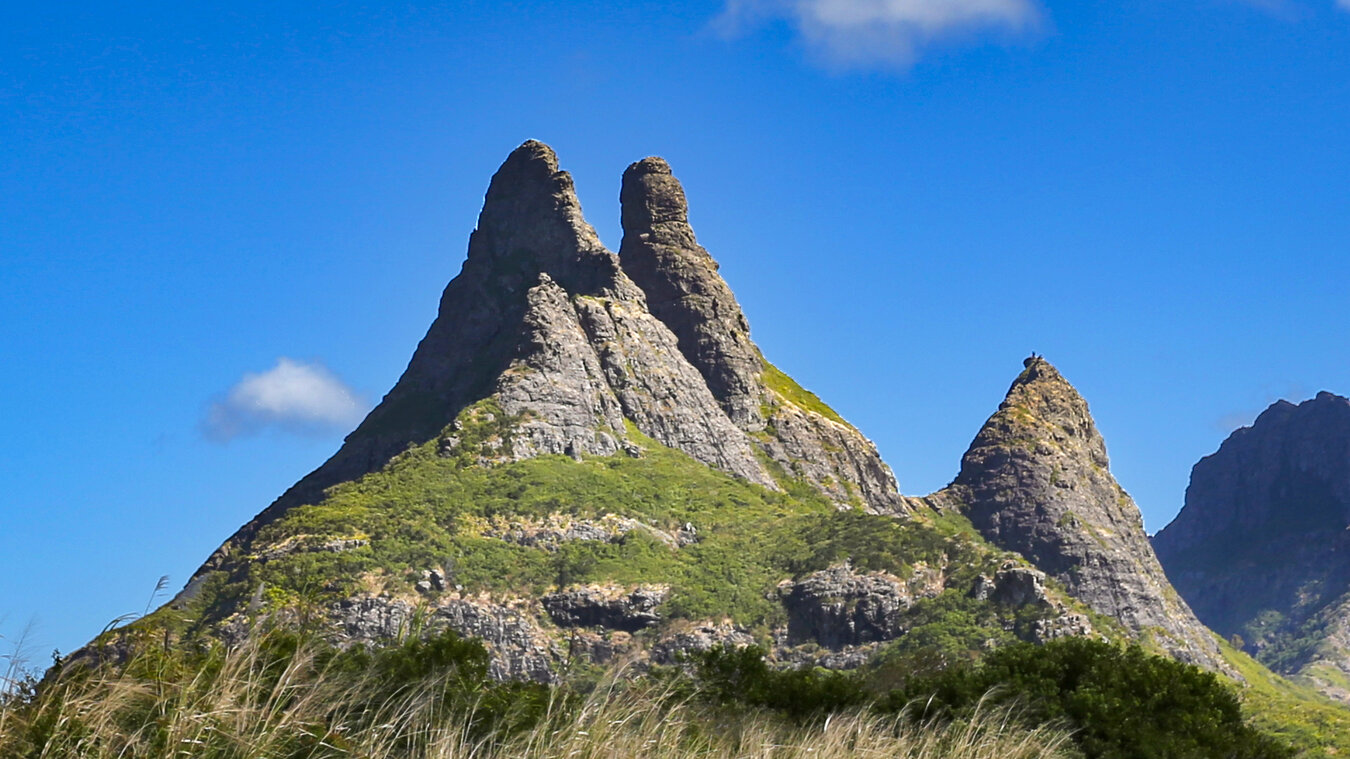 die Gipfel Trois Mamelles im Black River District auf Mauritius | © Sunhikes