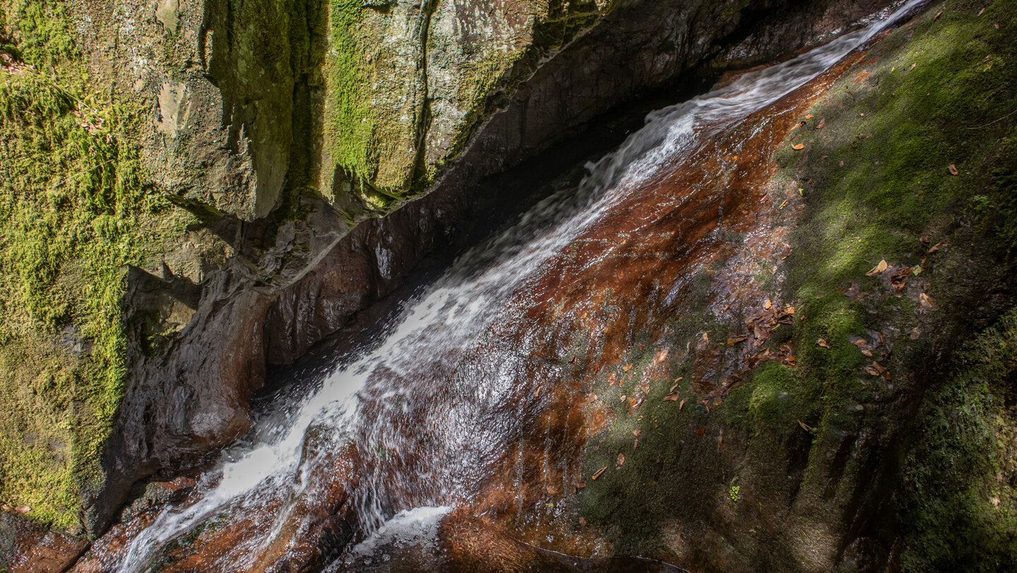 Felsspalte am Edelfrauengrab-Wasserfall | © Sunhikes
