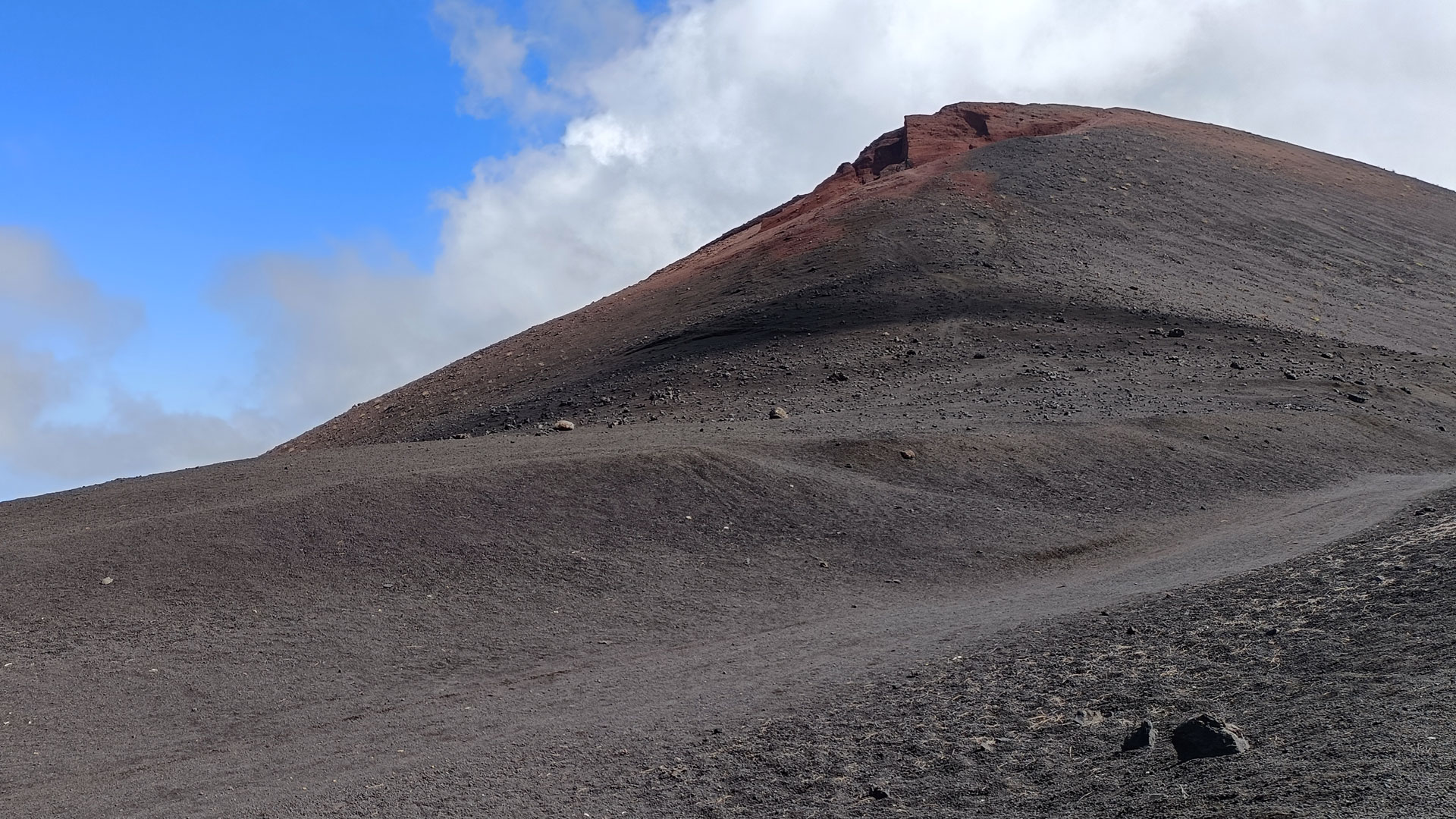 Montaña Negra (auch Vulkan Trevejo oder Vulkan Garachico genannt) | © SUNHIKES Montaña Negra (auch Vulkan Trevejo oder Vulkan Garachico genannt) | © SUNHIKES