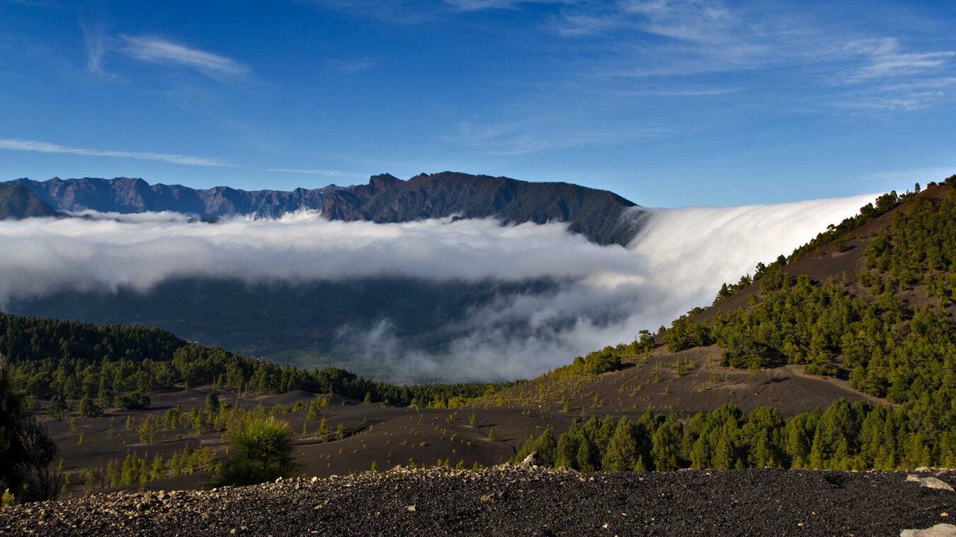 der Wolkenwasserfall über der Cumbre Nueva | © Sunhikes