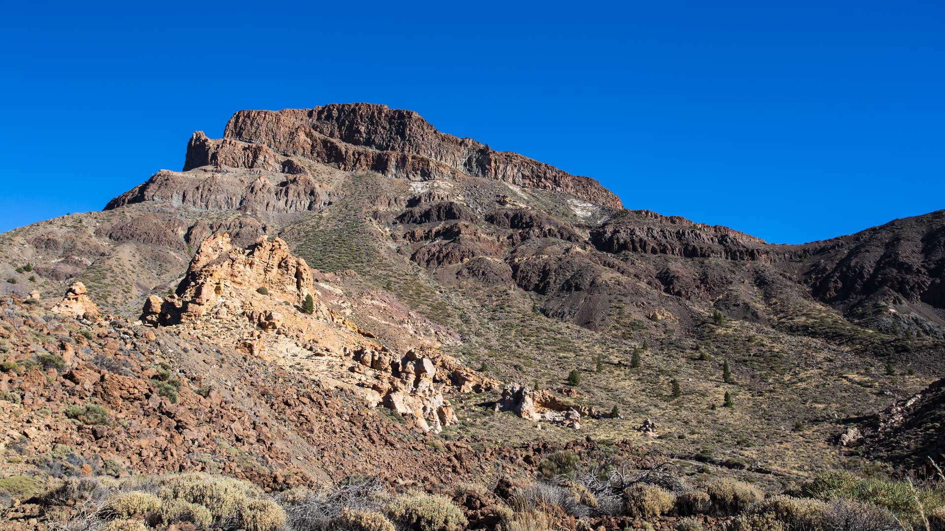 der Montaña Guajara mit den gelben Roques del Capricho | © SUNHIKES der Montaña Guajara mit den gelben Roques del Capricho | © SUNHIKES