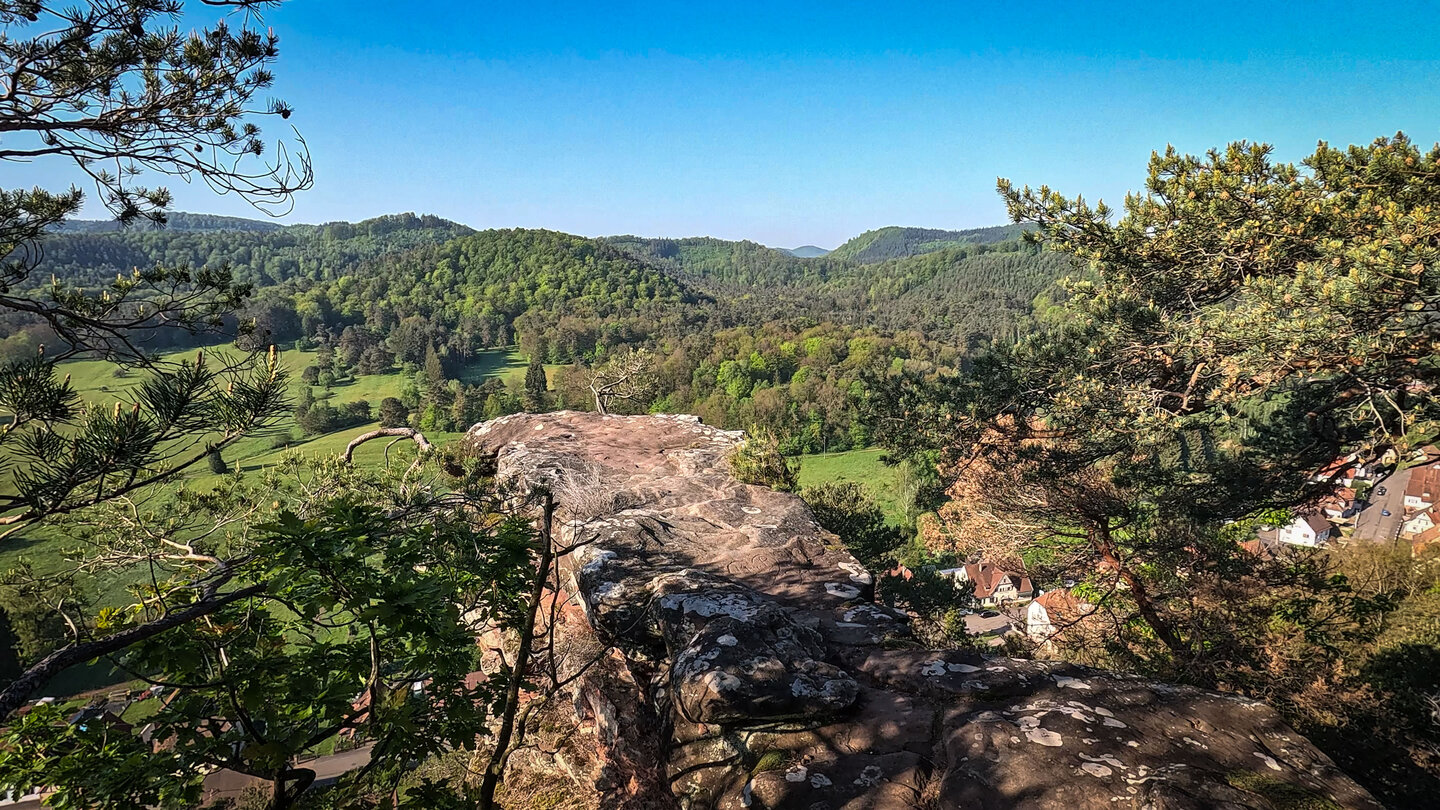 Ausblick vom Wachtfels bei Obersteinbach | © Sunhikes