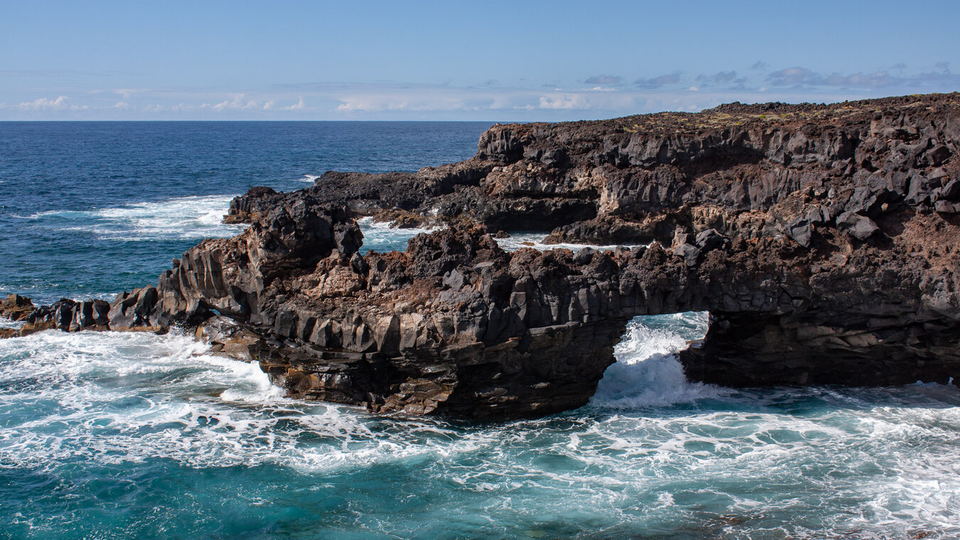 das Felstor an der Küste von Punta de Teno | © Sunhikes