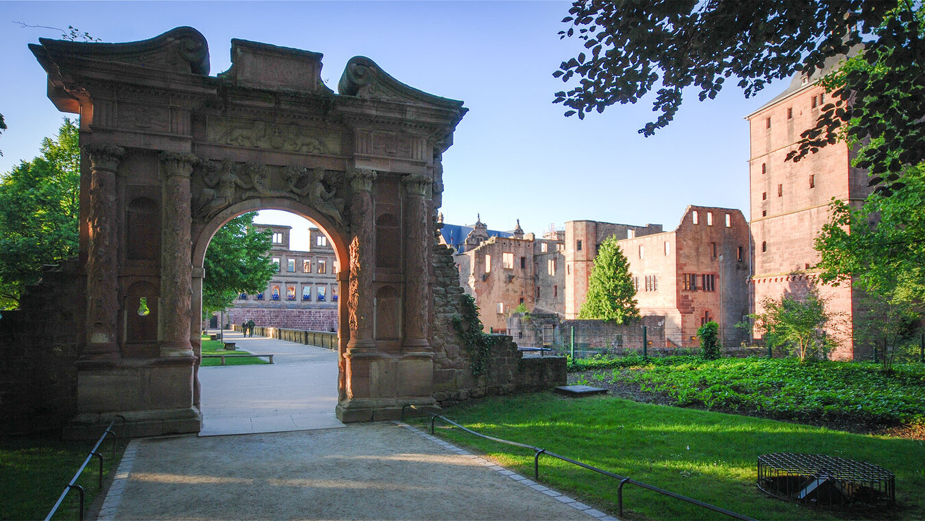 Stückgarten und Elisabethentor am Heidelberger Schloss | © Sunhikes Stückgarten und Elisabethentor am Heidelberger Schloss | © Sunhikes