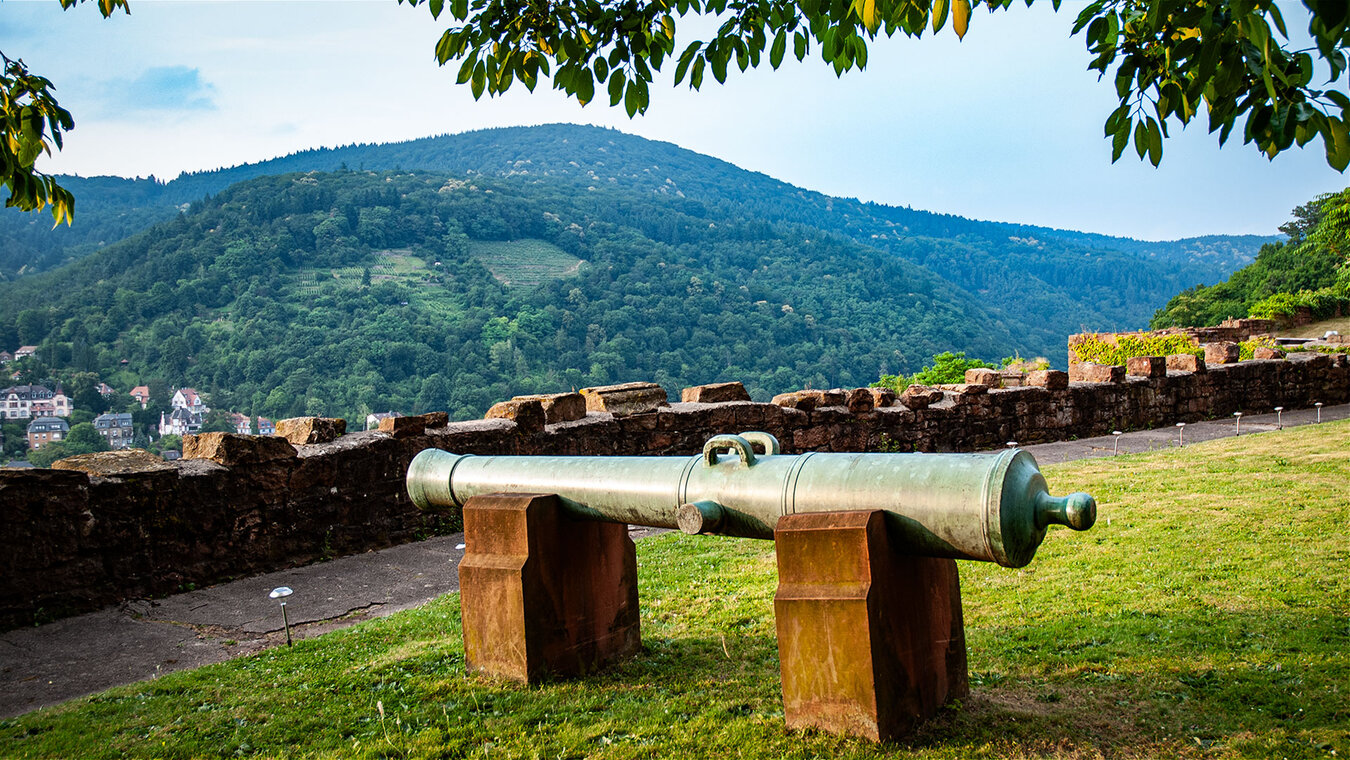 die französische Kanone »Le Coco« bewacht das Heidelberger Schloss | © Sunhikes französische Kanone »Le Coco« am Heidelberger Schloss | © Sunhikes
