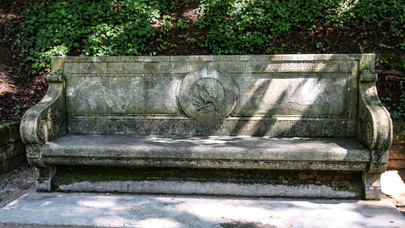 die Goethebank auf der Scheffelterrasse im Heidelberger Schlossgarten | © Sunhikes die Goethebank auf der Scheffelterrasse im Heidelberger Schlossgarten | © Sunhikes