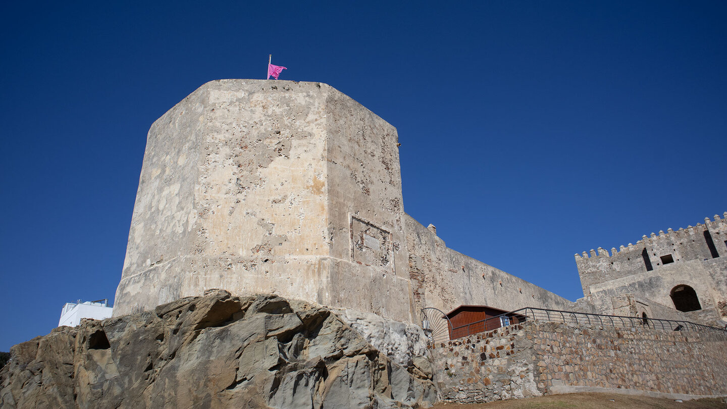 Castillo de Guzmán el Bueno in Tarifa | © Sunhikes
