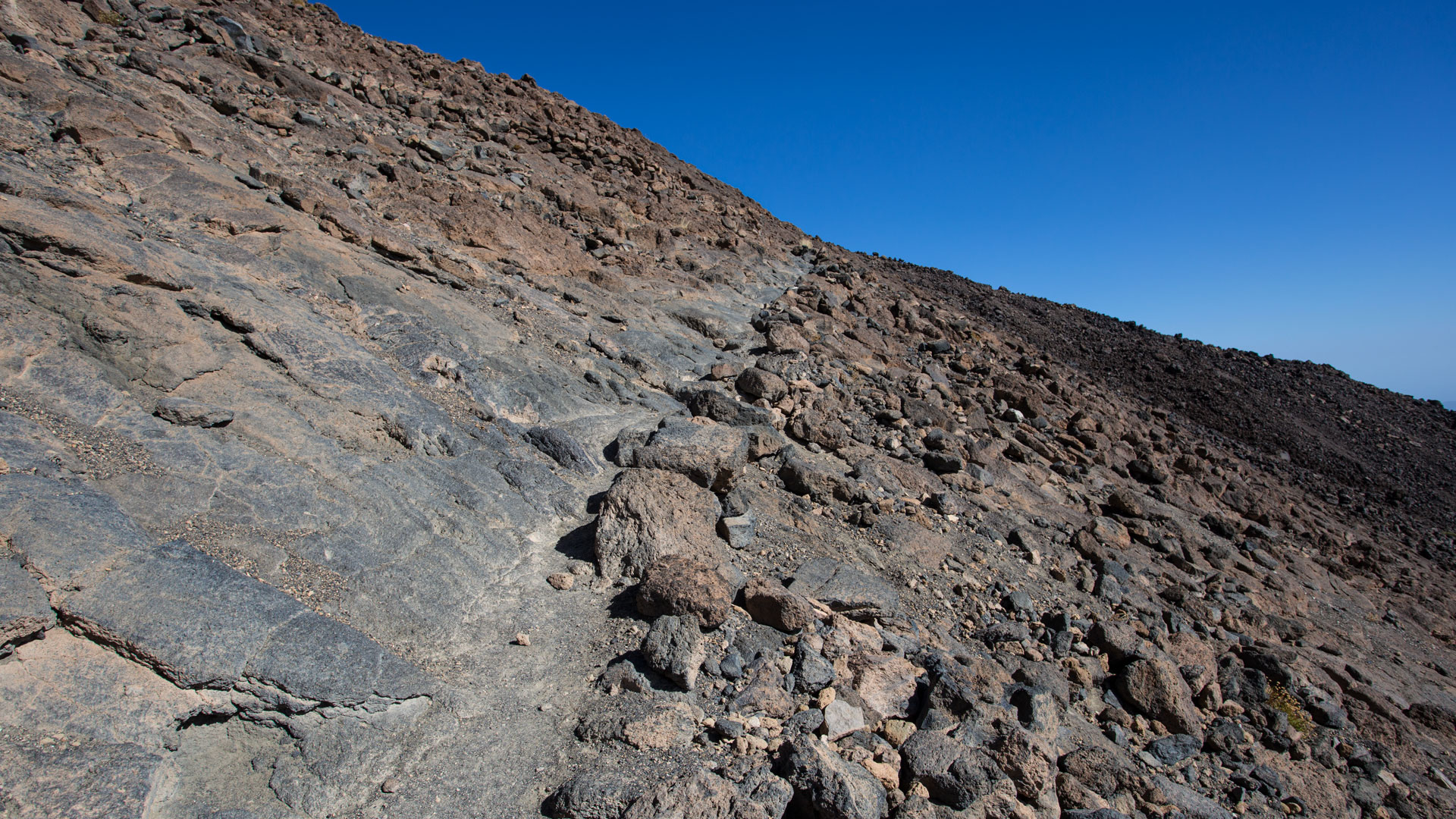 Wanderweg 7: Montaña Blanca – Pico del Teide | © SUNHIKES Wanderweg 7: Montaña Blanca – Pico del Teide | © SUNHIKES