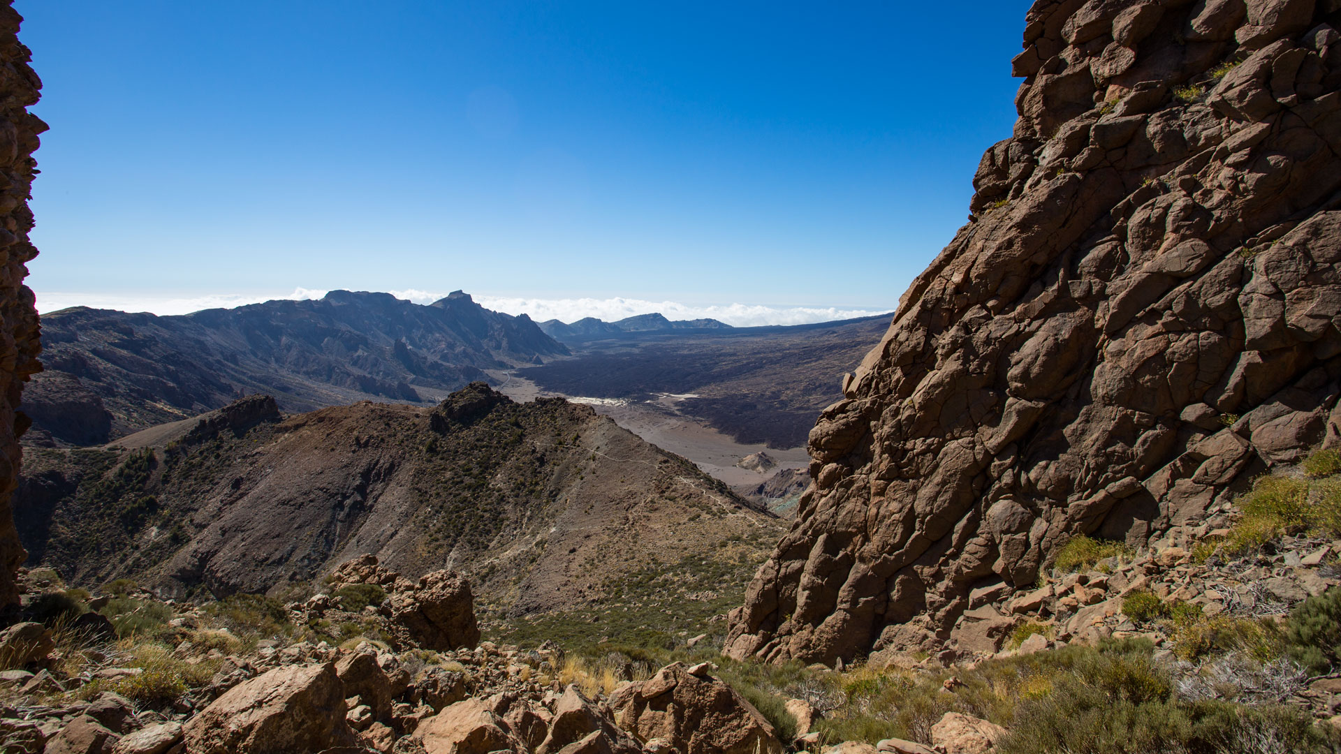 die Randberge der Caldera beim Abstieg vom Guajara | © SUNHIKES