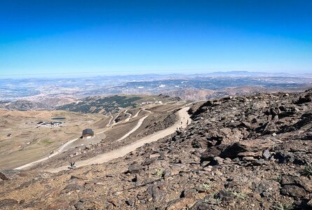 Fernblick auf der Wanderung zum Gipfel des Veleta | © Sunhikes
