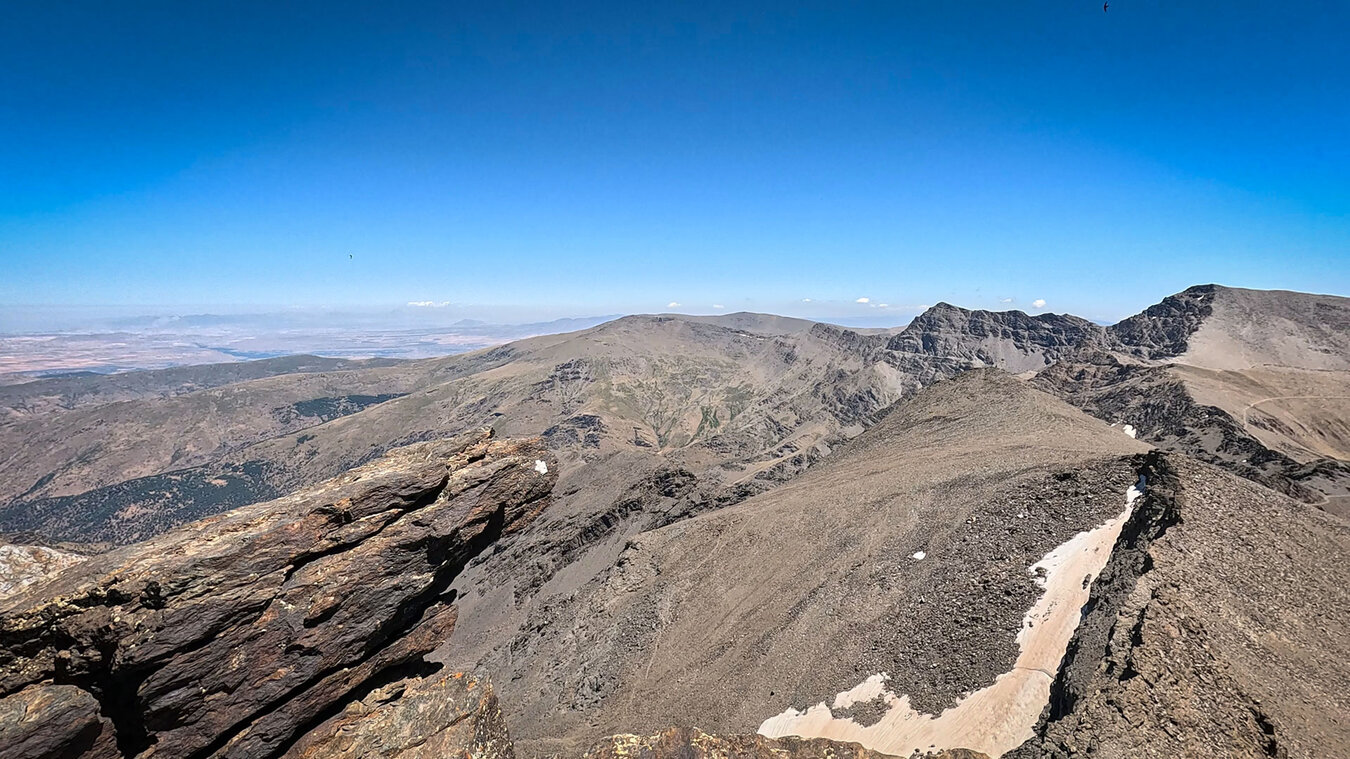 Panorama vom Pico del Veleta auf Mulhacén und Alcazaba
