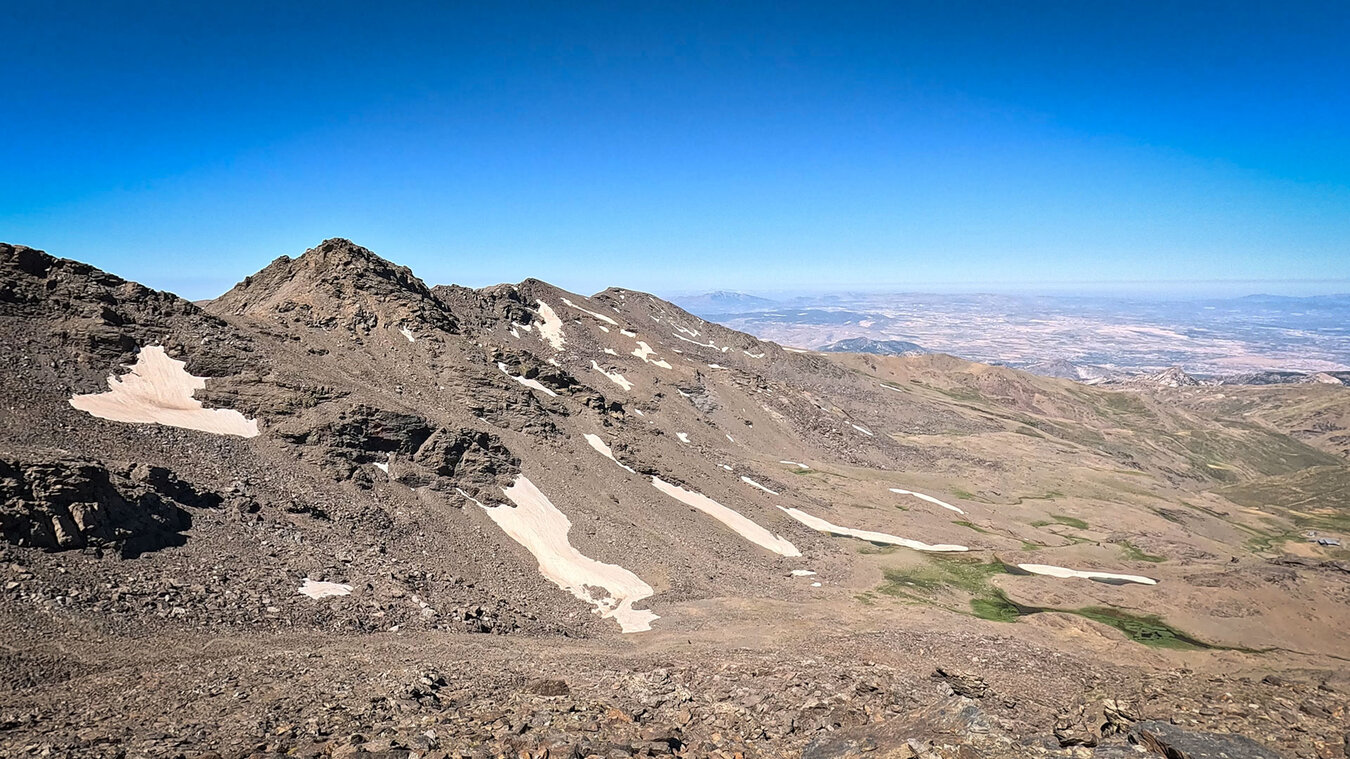 Bergseen vor den Tajos de la Virgen in der Sierra Nevada | © Sunhikes