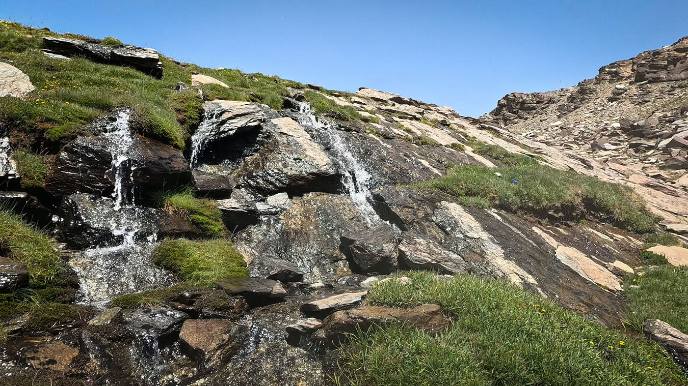 Kaskaden im Quellgebiet des Río Mulhacén | © Sunhikes