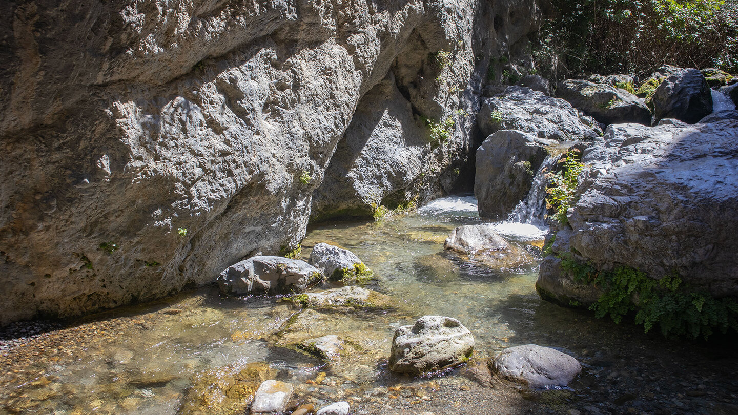 Kaskaden am Río Monachil in der Sierra Nevada | © Sunhikes