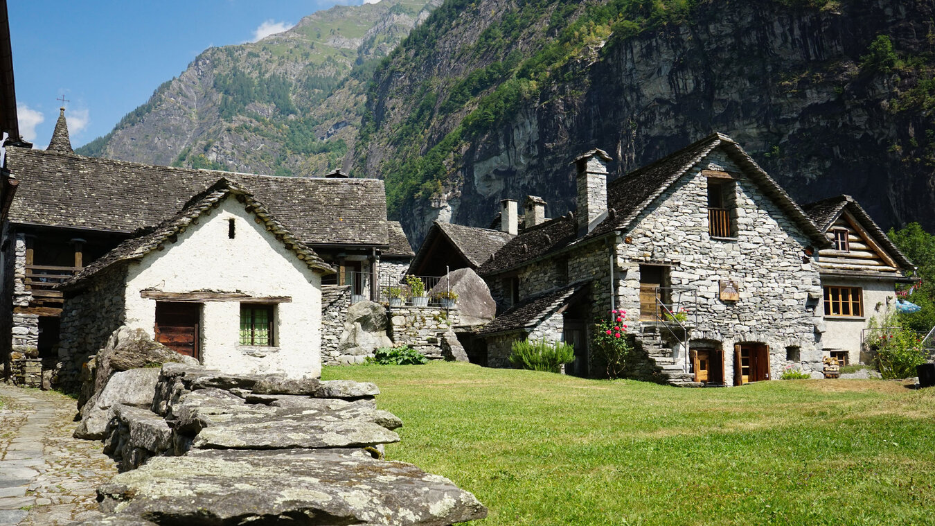 Val Bavona Talwanderung im Tessin | © Sunhikes