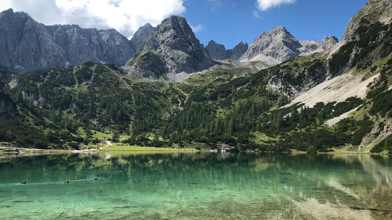 Seebensee – Naturjuwel der Tiroler Zugspitz Arena | © Sunhikes