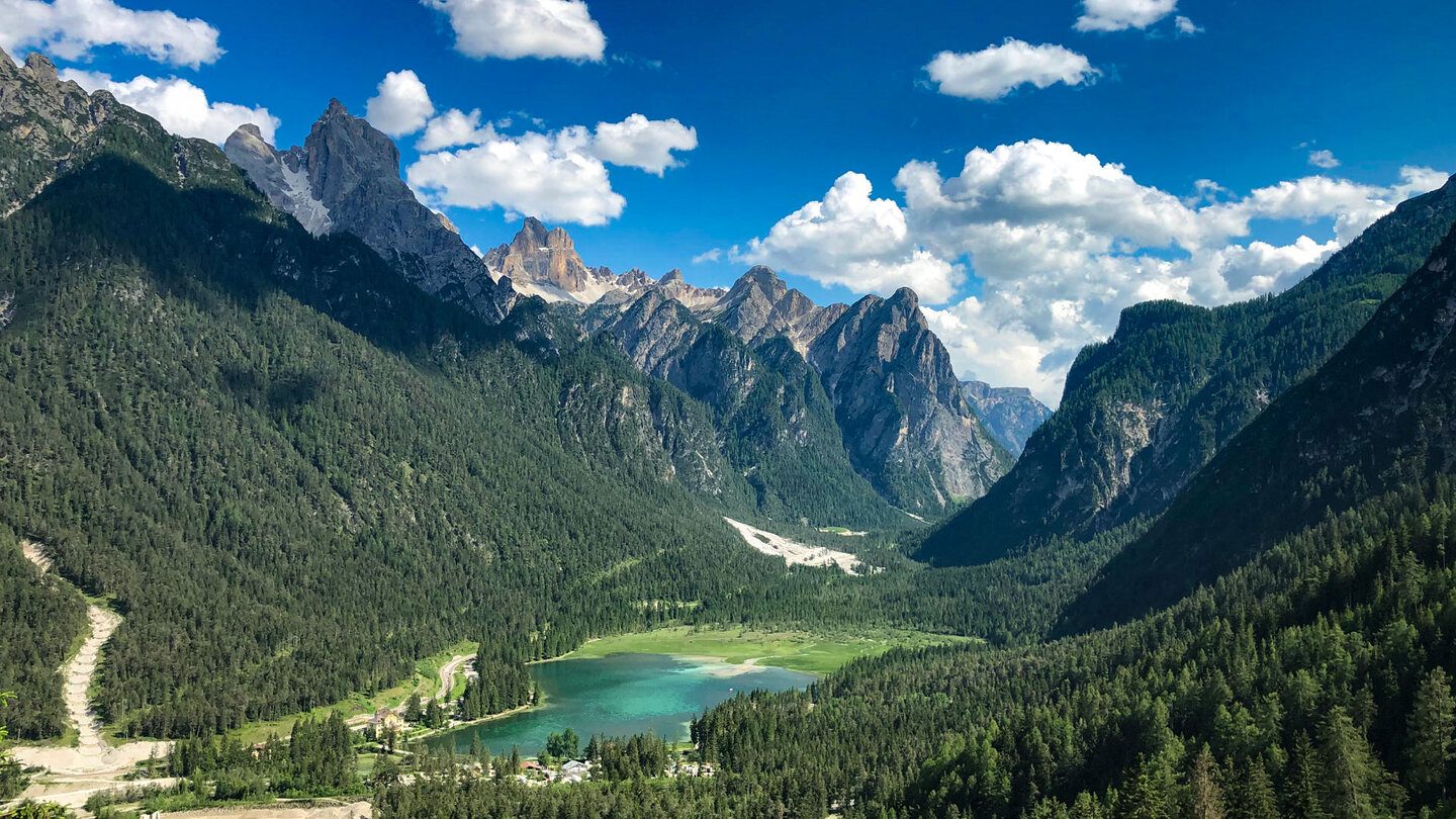 Panorama über den Toblacher See | © Sunhikes