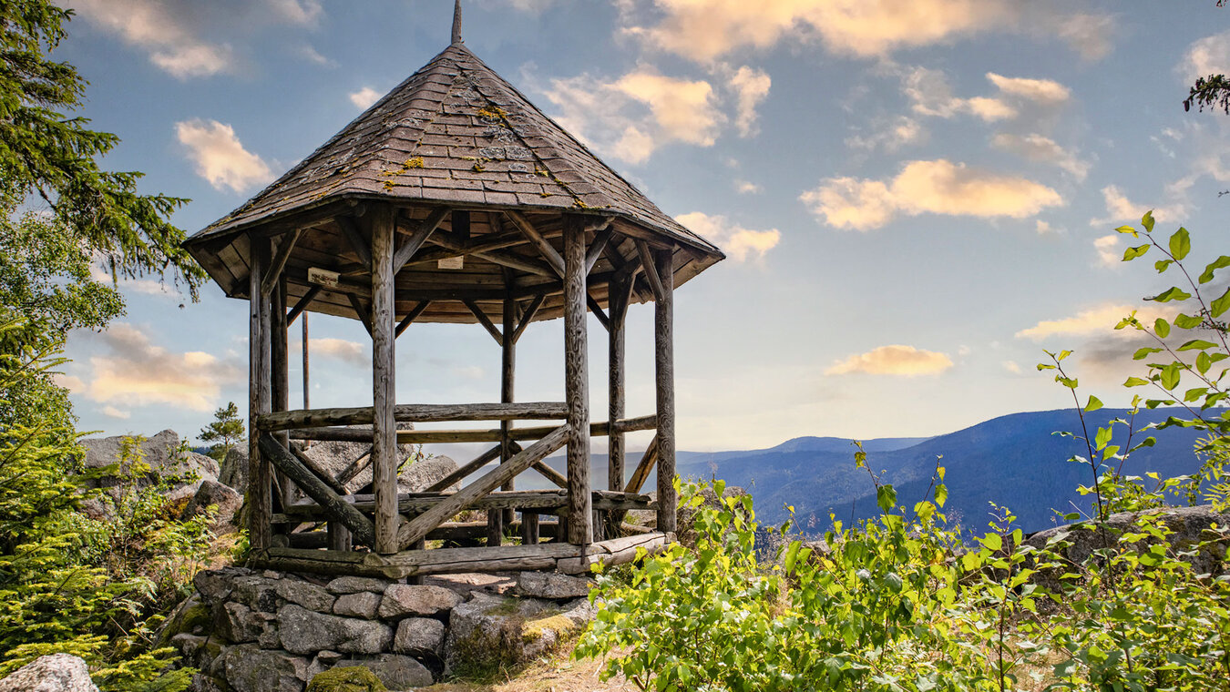 Pavillon an der Hohen Schaar bei Langenbrand | © Sunhikes