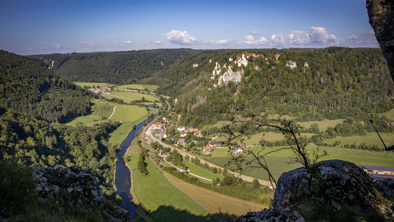 Panorama vom Bischofsfelsen übers Donautal | © Sunhikes