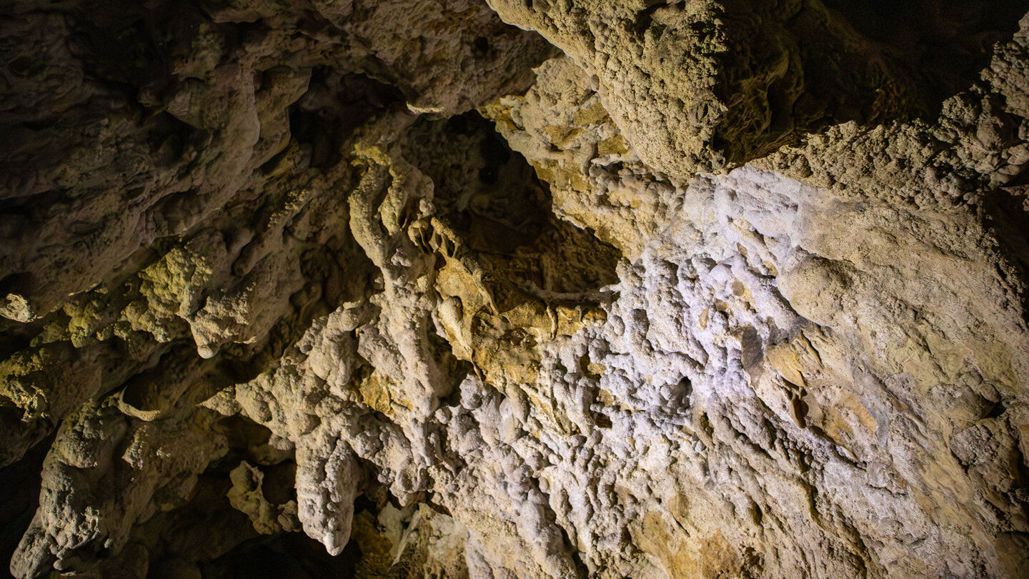 Sinterformationen in der Sperberloch-Höhle | © Sunhikes