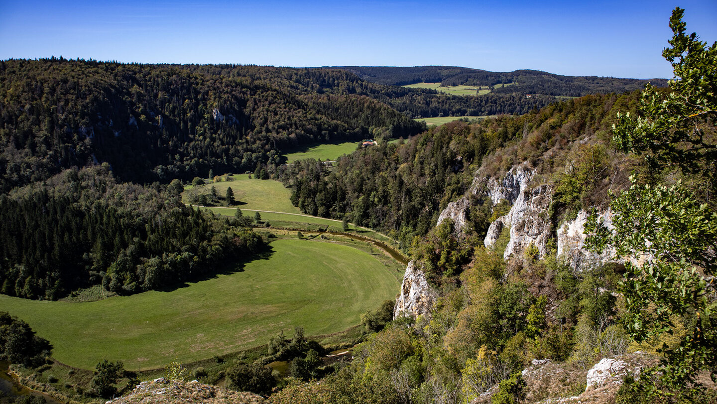 Blick auf die Donauschleife vom Aussichtspunkt Burgstall | © Sunhikes