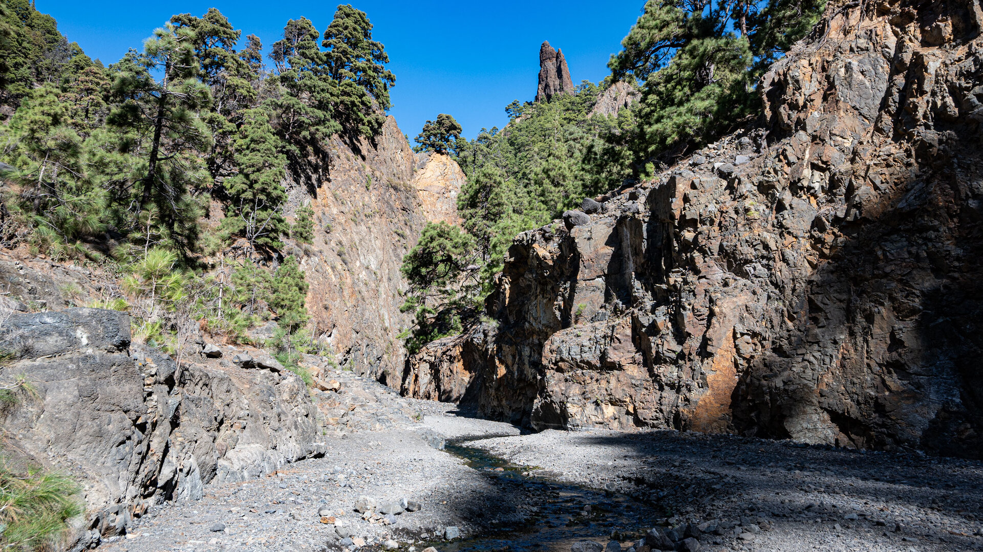 Naturschönheiten im Wanderparadies Caldera de Taburiente | © Sunhikes