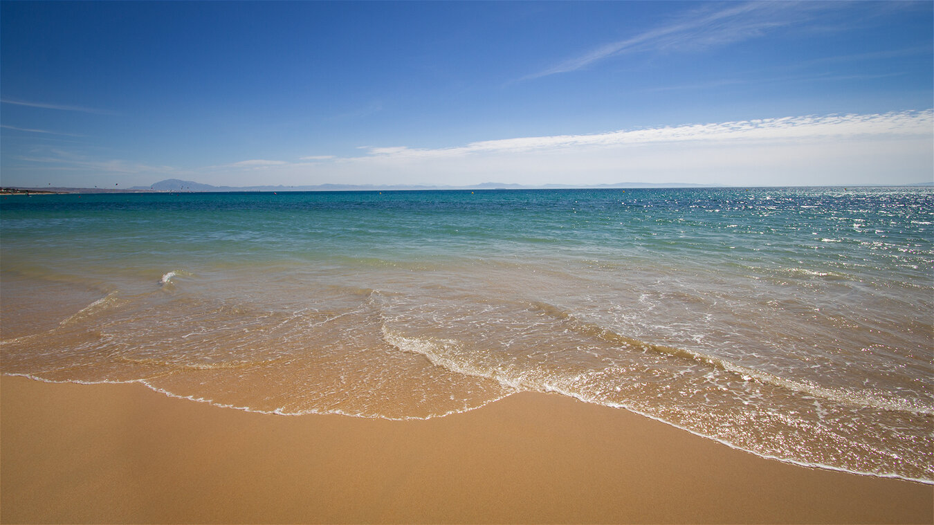 Blick von der Playa de Valdevaqueros bis Afrika | © Sunhikes