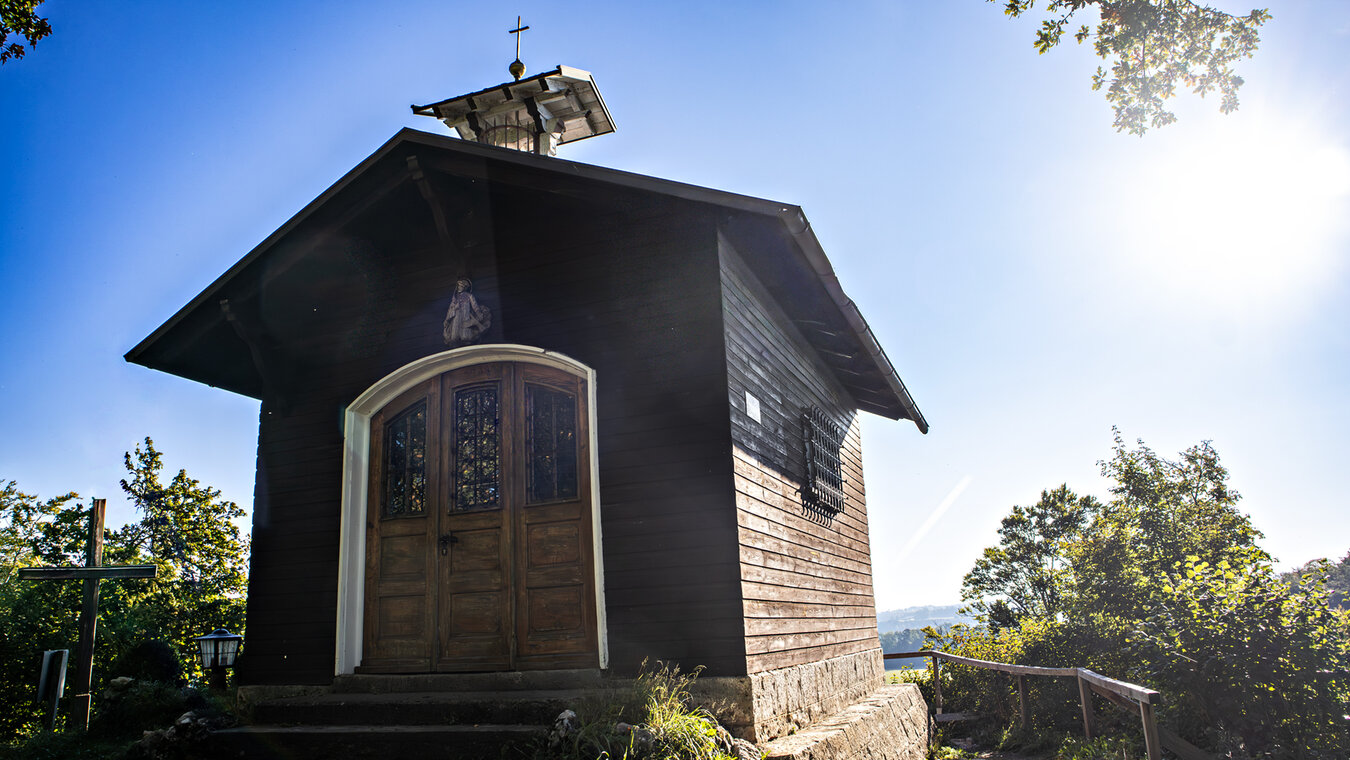 Meinradskapelle im Fürstlichen Park Inzigkofen | © © Sunhikes