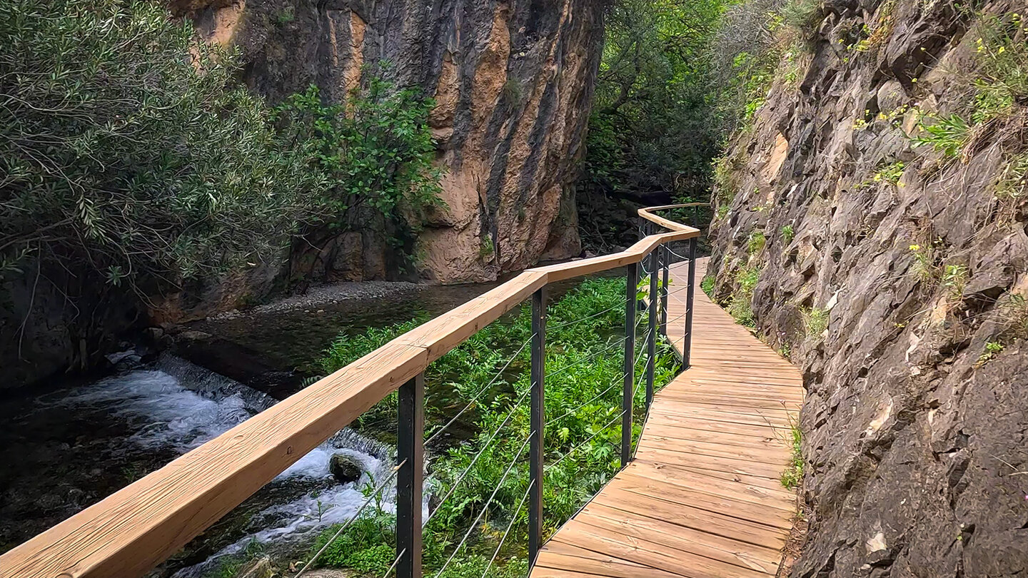 im Quellgebiet des Río Cuadros | © Sunhikes